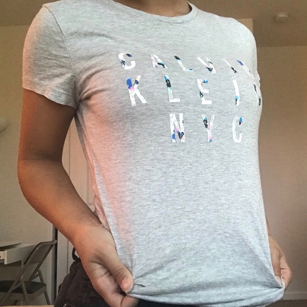 Calvin Klein NYC Tshirt - Flower Design